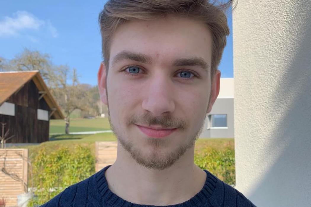 Sandro Rogger ist in Ausbildung zum Kaufmann mit Berufsmaturität bei der Melectronics Reinach
